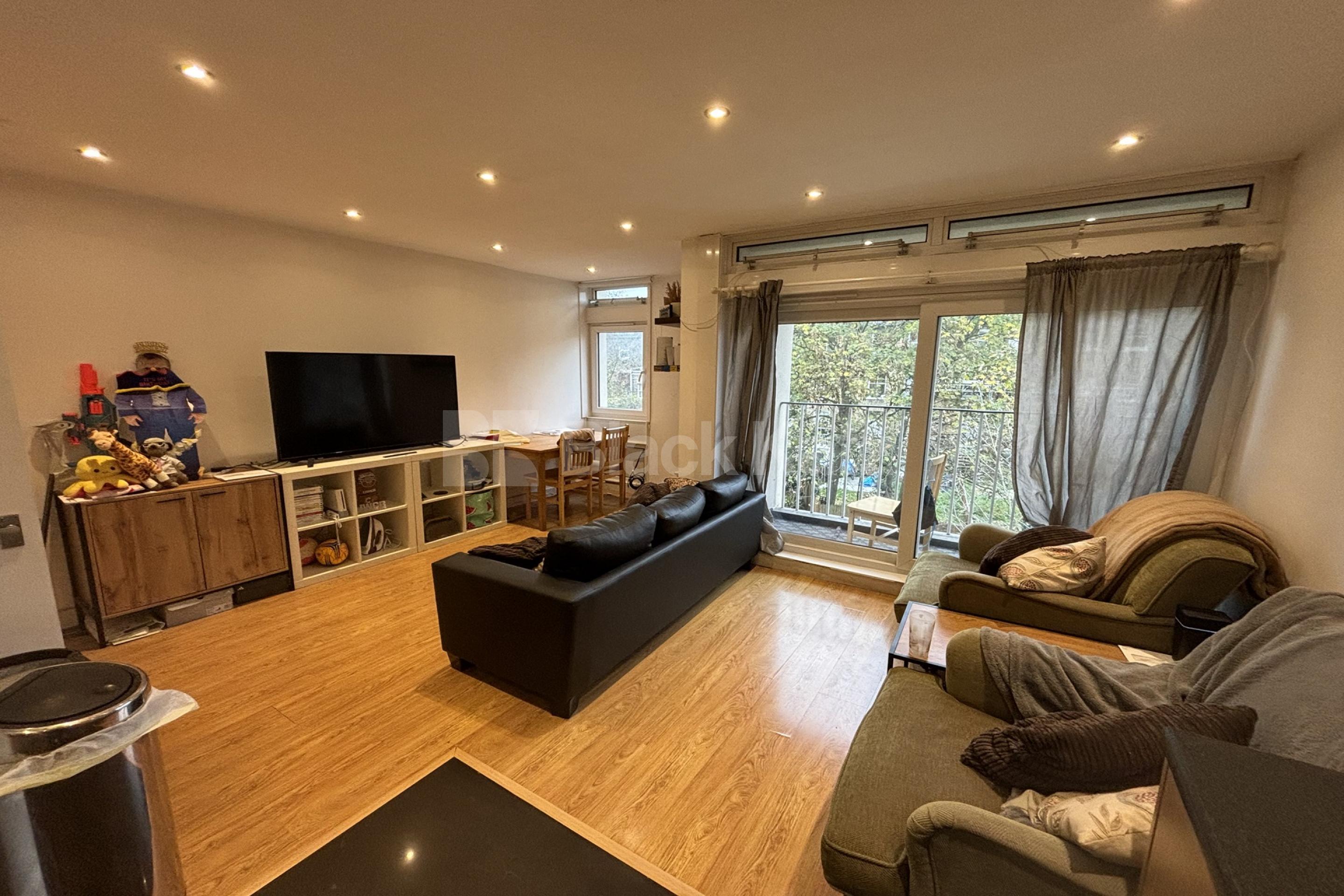 Arranged over two floors with balcony Cedars Road, Clapham Common SW4