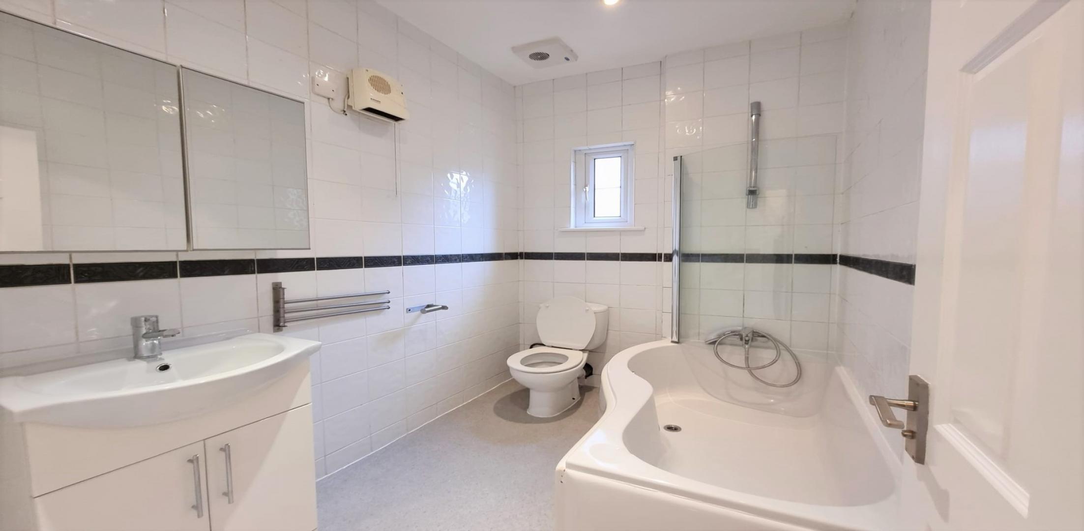 			Studio Apartment, 1 bath, 1 reception Apartment			 West End Lane, WEST HAMPSTEAD