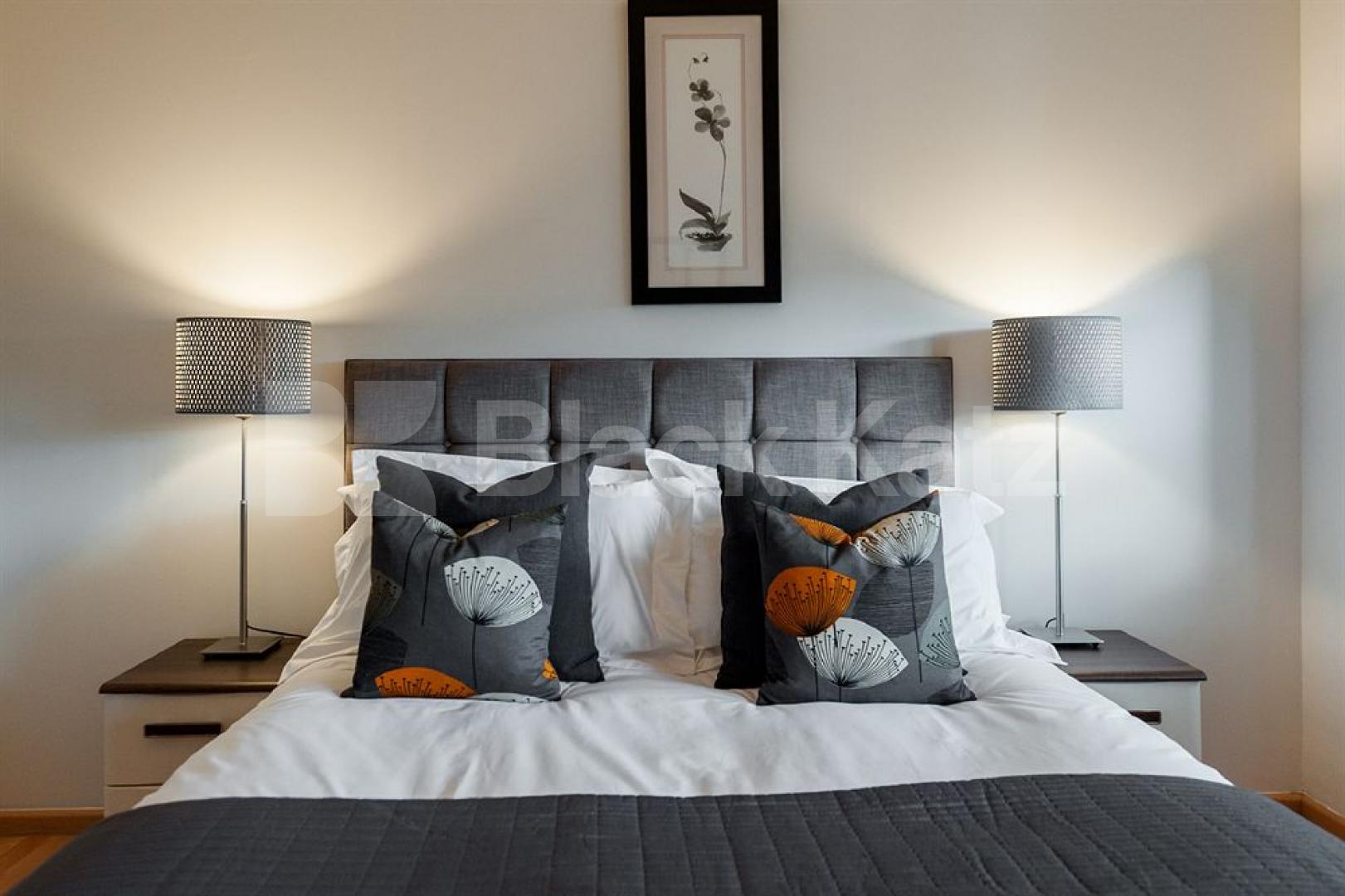 			New Instruction, 2 Bedroom, 1 bath, 1 reception Flat			 City Road, ISLINGTON