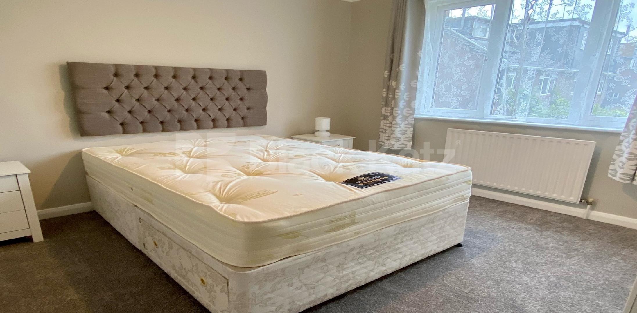 			LET, 3 Bedroom, 1 bath, 1 reception House			 Crimsworth Road, Vauxhall