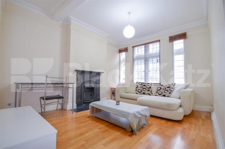 			HUGE 3 BED IN FITZROVIA! , 3 Bedroom, 1 bath, 1 reception Flat			 Newman Street, FITZROVIA