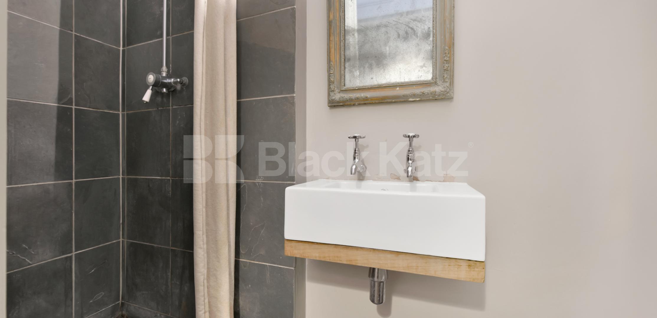 			NEW INSTRUCTION, 2 Bedroom, 1 bath, 1 reception Apartment			 China Wharf, 29 Mill Street, Tower Bridge/Shad Thames 