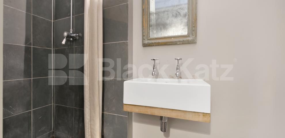 			NEW INSTRUCTION, 2 Bedroom, 1 bath, 1 reception Apartment			 China Wharf, 29 Mill Street, Tower Bridge/Shad Thames 