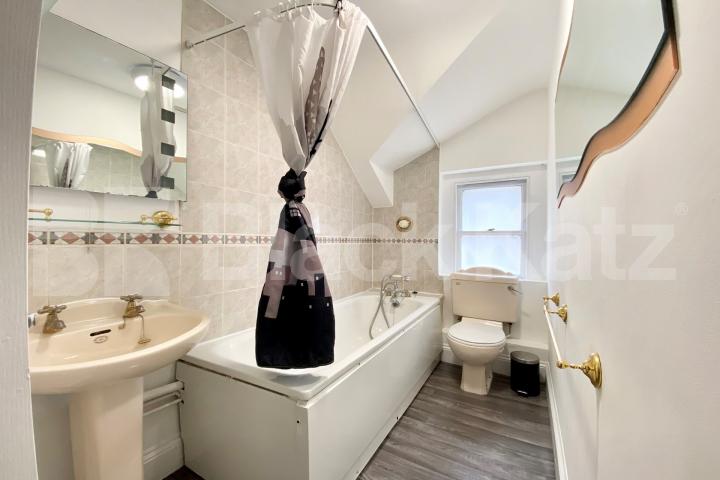 Location, location loaction  The Power House, Cornhill, Bank EC3V