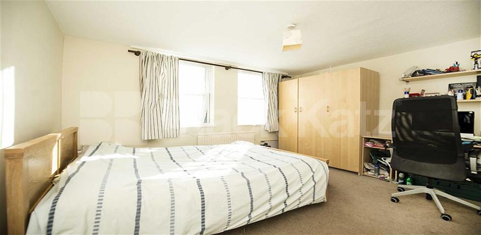 Spacious 3/4 bed with access to a garden mins to Euston, UCL & SOAS Coburg Street, Camden / Euston