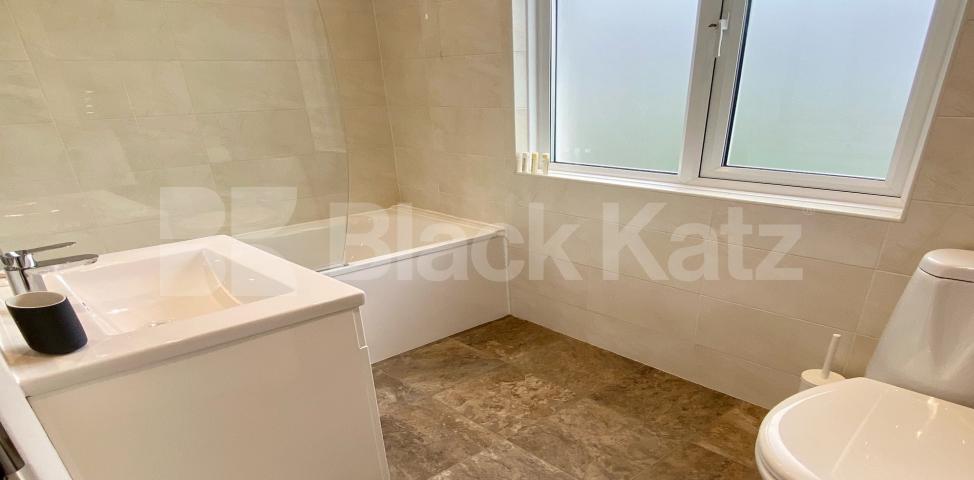 			LET, 3 Bedroom, 1 bath, 1 reception House			 Crimsworth Road, Vauxhall