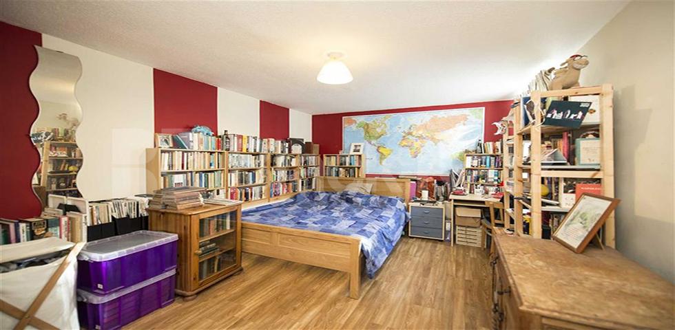 Spacious 3/4 bed with access to a garden mins to Euston, UCL & SOAS Coburg Street, Camden / Euston