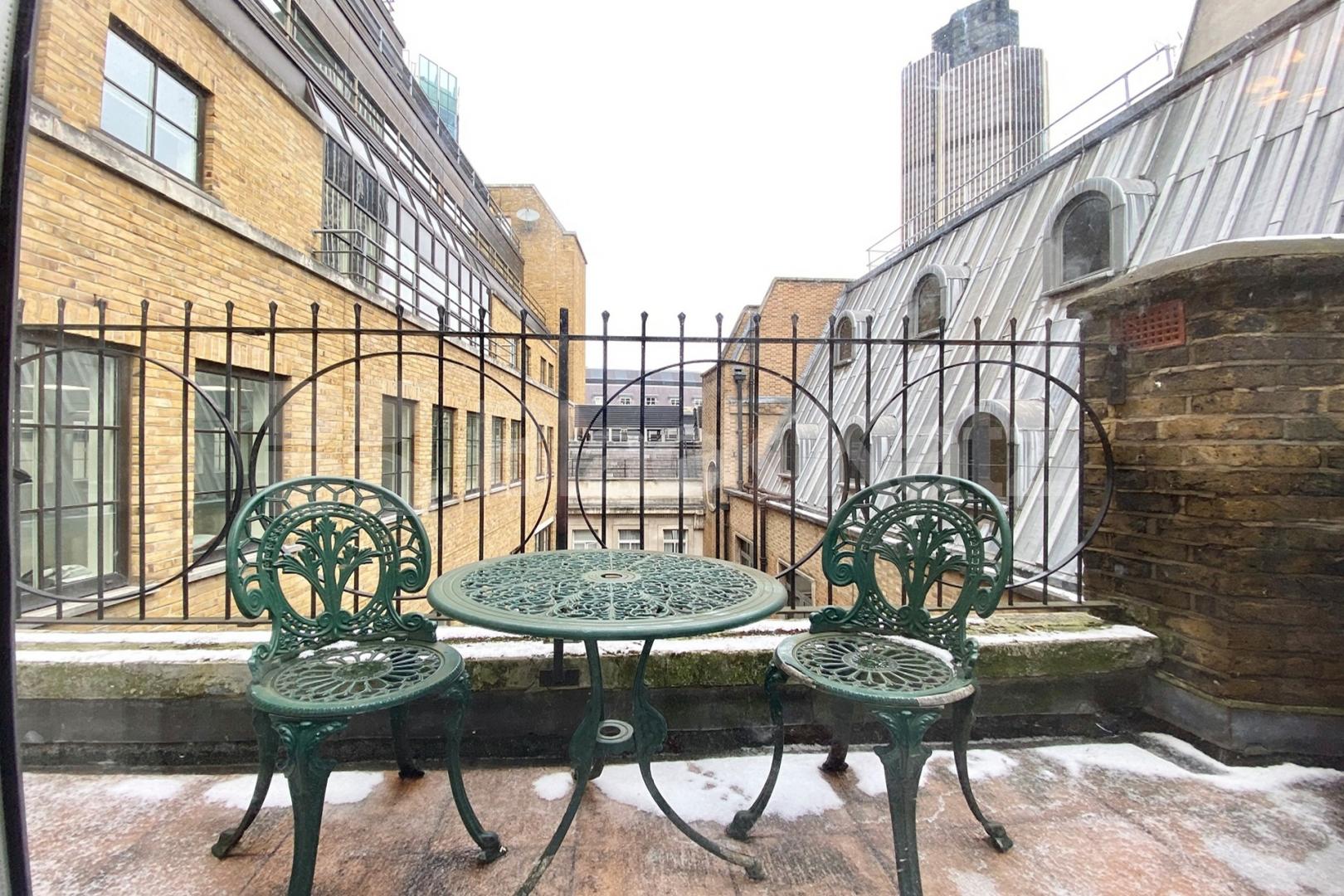 Location, location loaction  The Power House, Cornhill, Bank EC3V