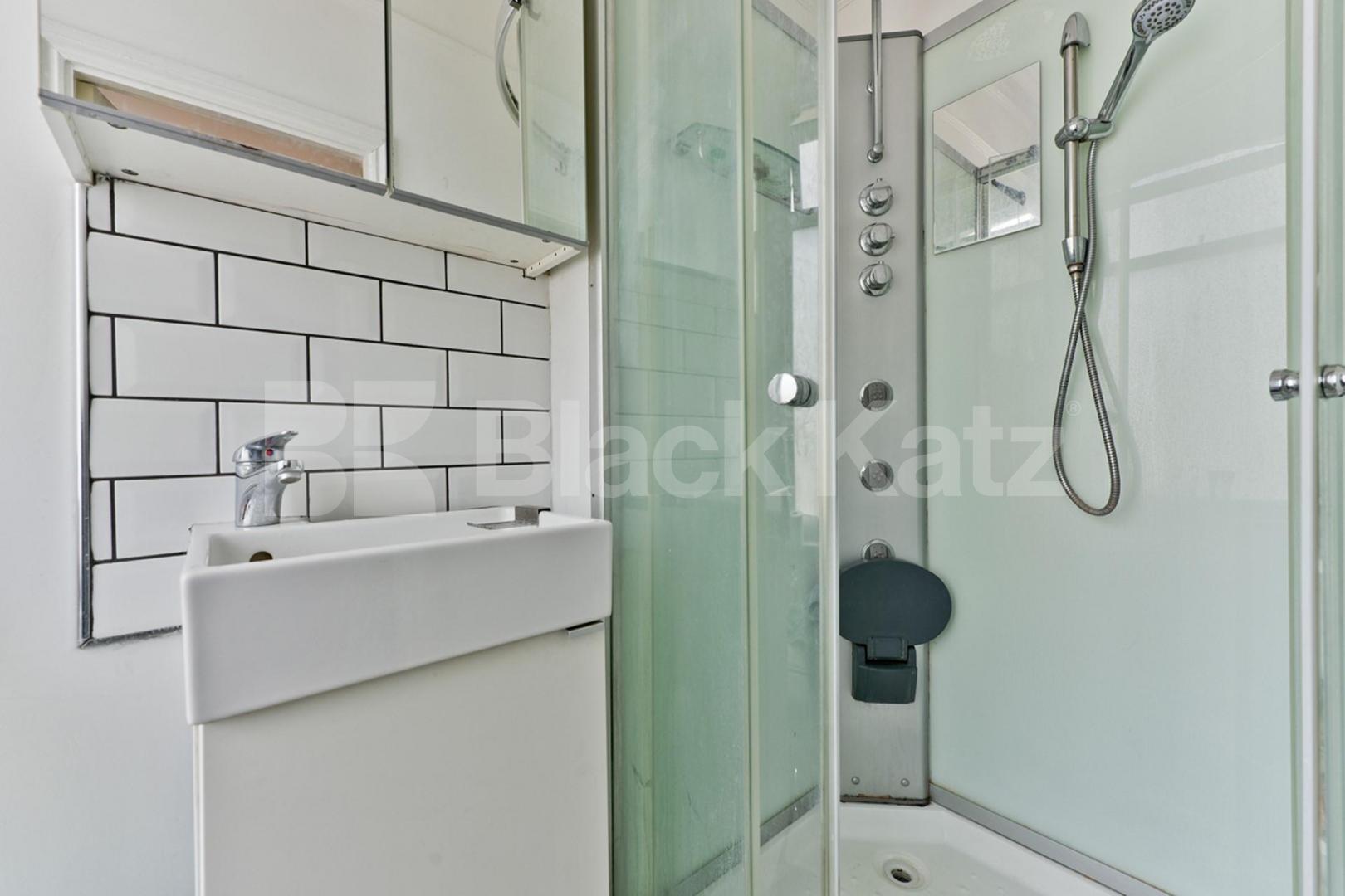 Gas, electric, water, council tax & internet all included in the rent Lavender Hill, Battersea/Clapham