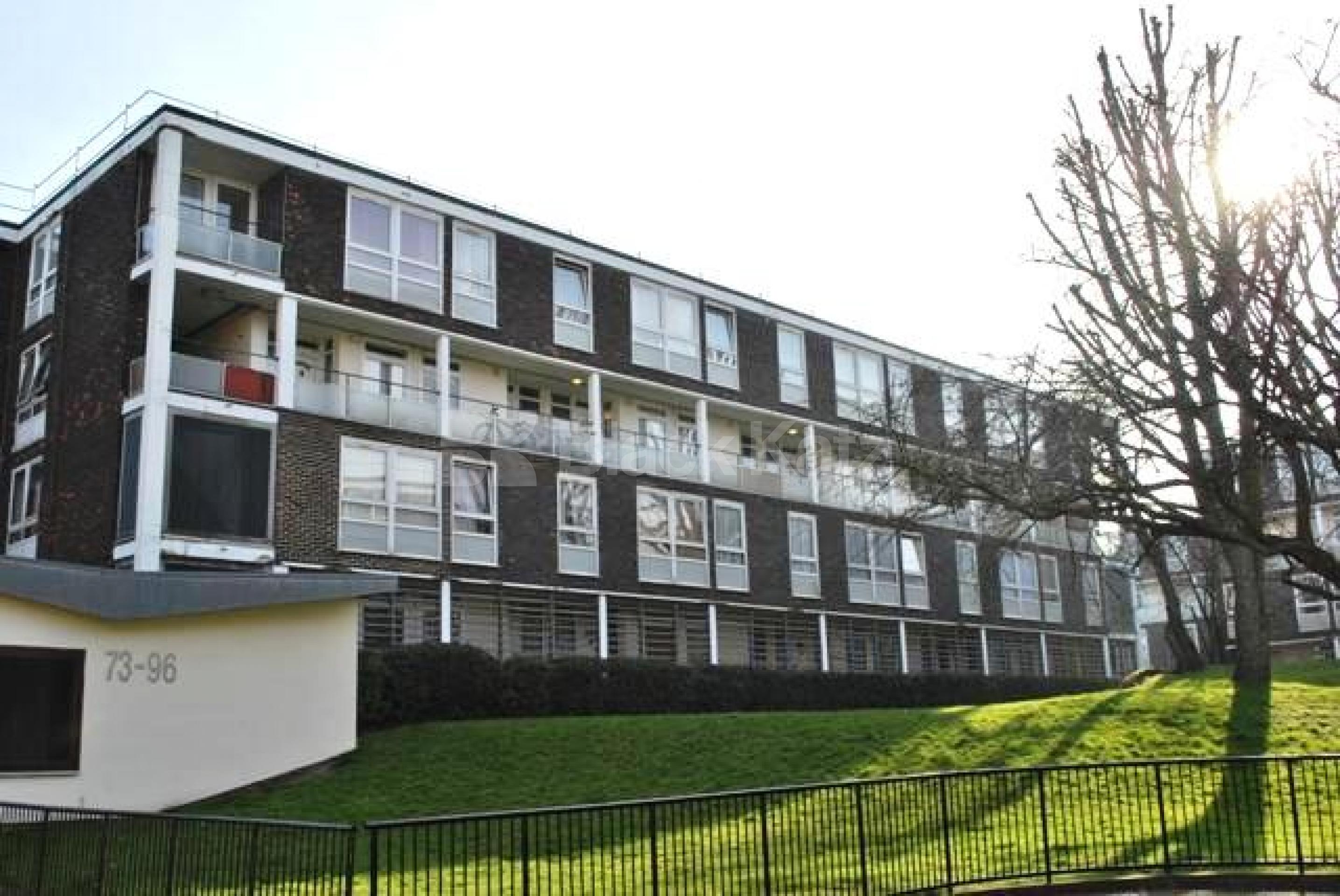 			NEW INSTRUCTION!, 4 Bedroom, 1 bath, 1 reception Flat			 Kiln Place, KENTISH TOWN NW5