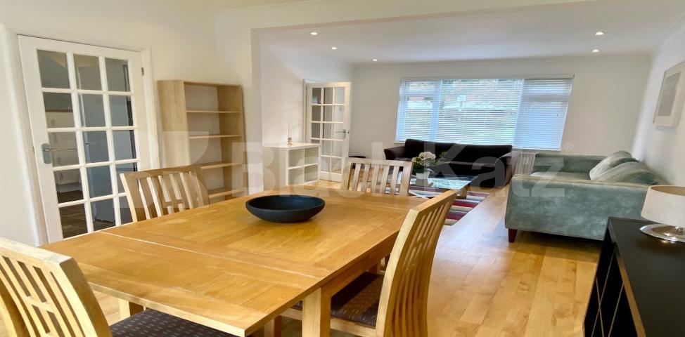 			LET, 3 Bedroom, 1 bath, 1 reception House			 Crimsworth Road, Vauxhall