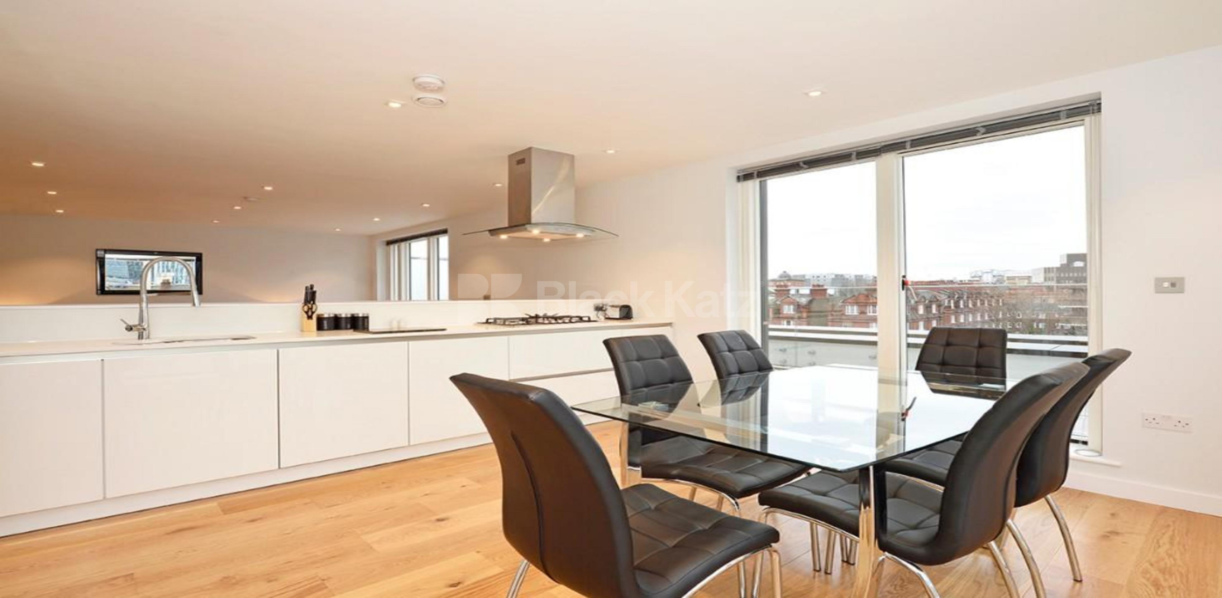 			A MUST SEE, 3 Bedroom, 1 bath, 1 reception Apartment			 Heneage Street E1, Aldgate / Liverpool street E1