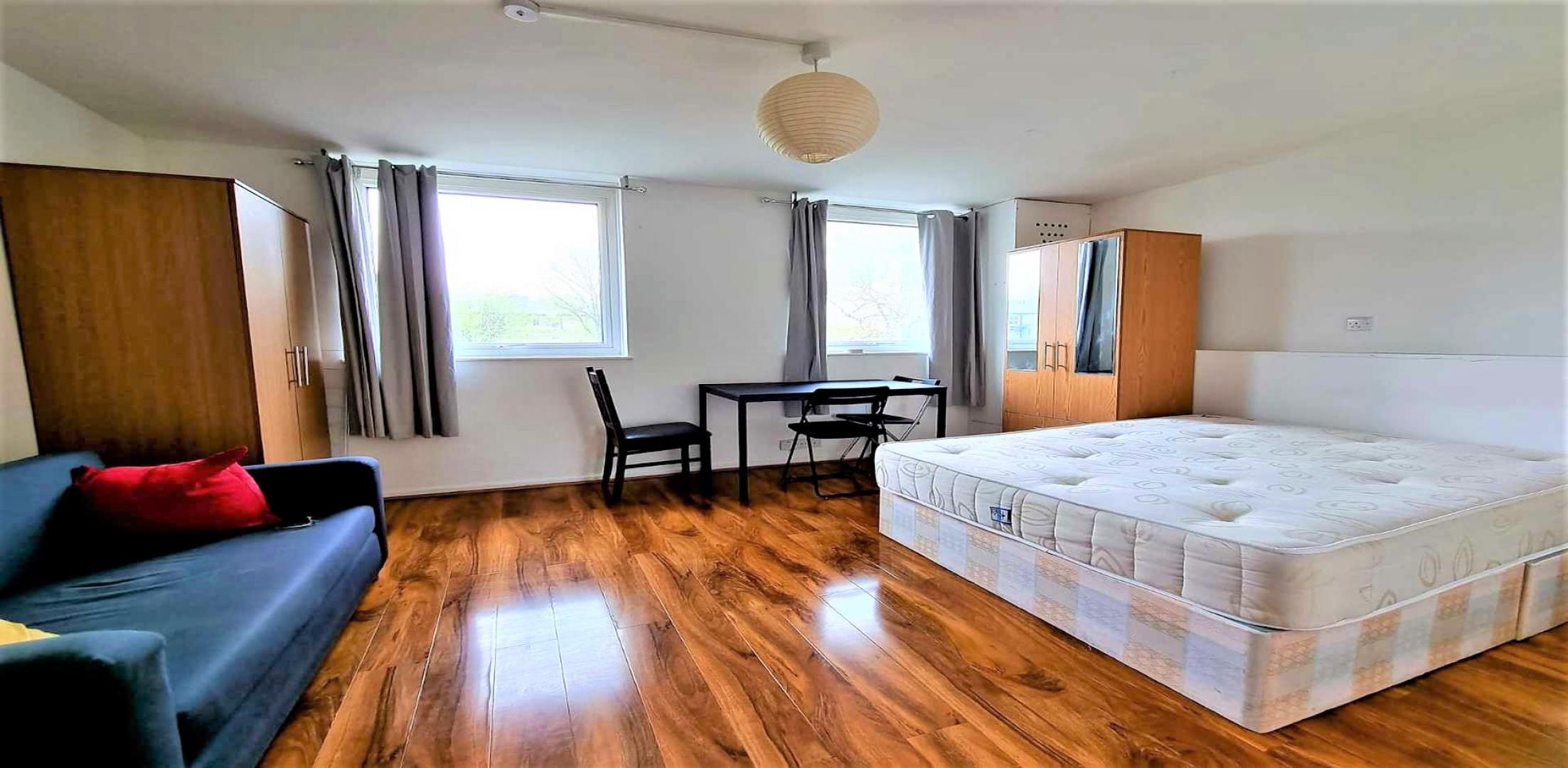 			4 Bedroom, 2 bath, 1 reception Flat			 Downfield Close , Maida Vale 