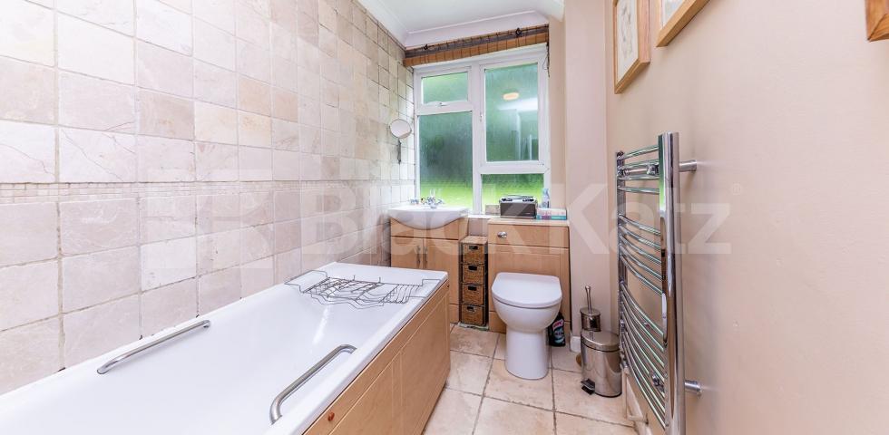 			New Instruction!, 1 Bedroom, 1 bath, 1 reception Ground Floor Flat			 Northern Heights, Crescent Road , Crouch End N8