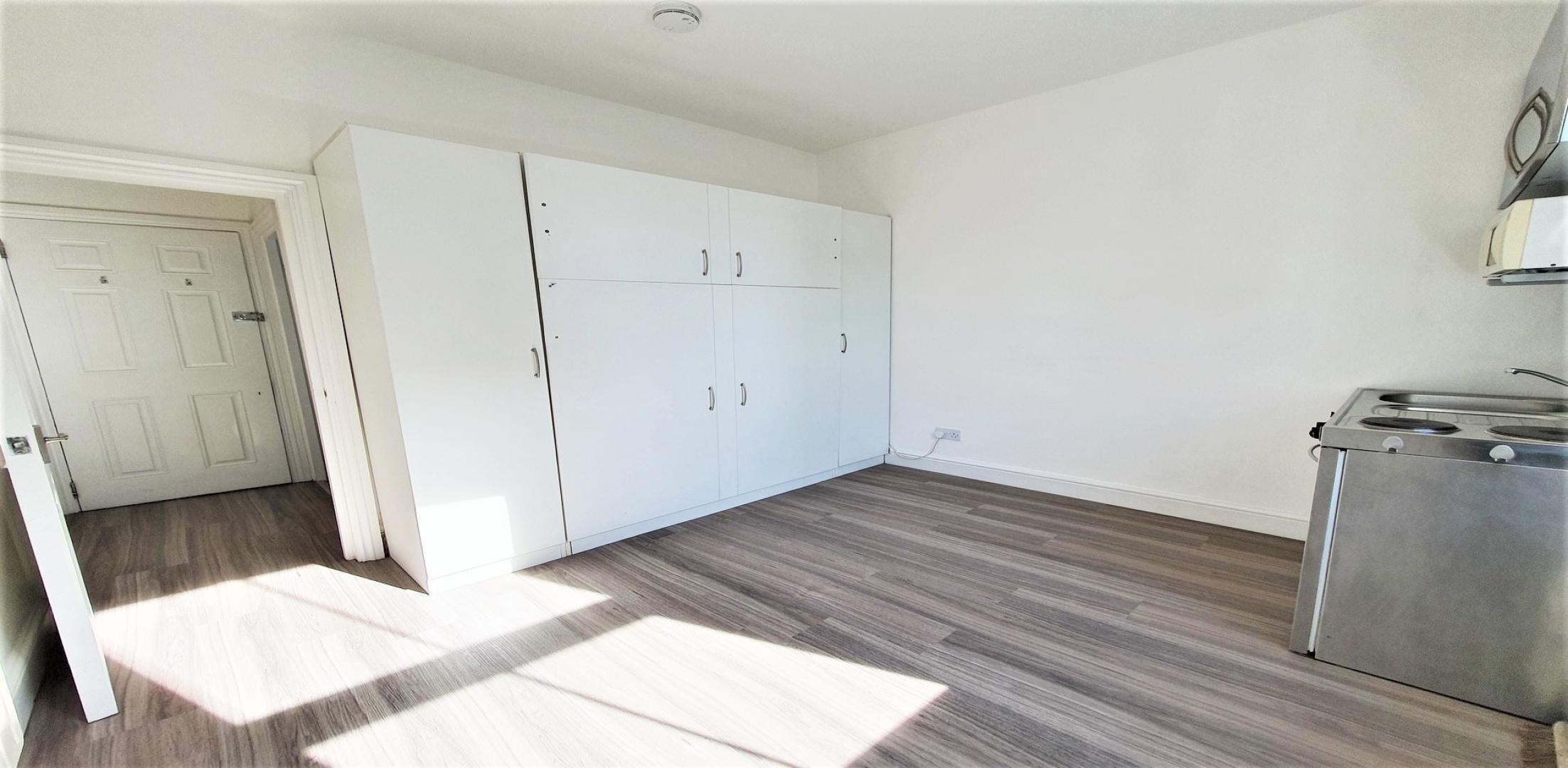 			WATER RATES INCLUDED, Studio Apartment, 1 bath, 1 reception Apartment			 West End Lane, WEST HAMPSTEAD