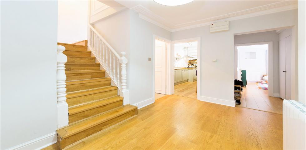 Stunning Apartment with a private garden Christchurch Avenue, Kilburn