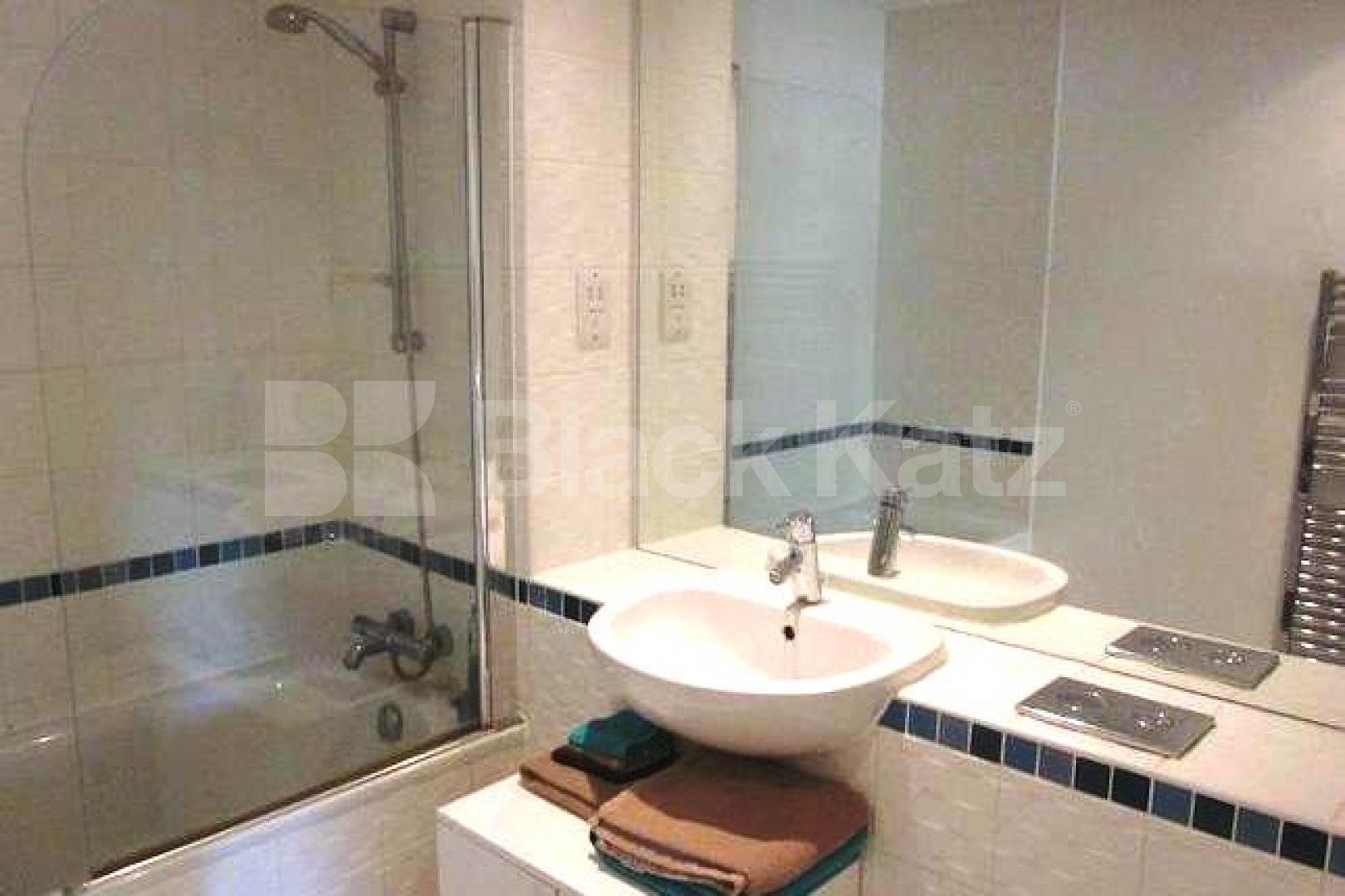 			NEW INSTRUCTION!, 2 Bedroom, 1 bath, 1 reception Flat			 Eden Grove, HOLLOWAY 