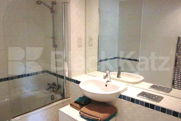 			NEW INSTRUCTION!, 2 Bedroom, 1 bath, 1 reception Flat			 Eden Grove, HOLLOWAY 