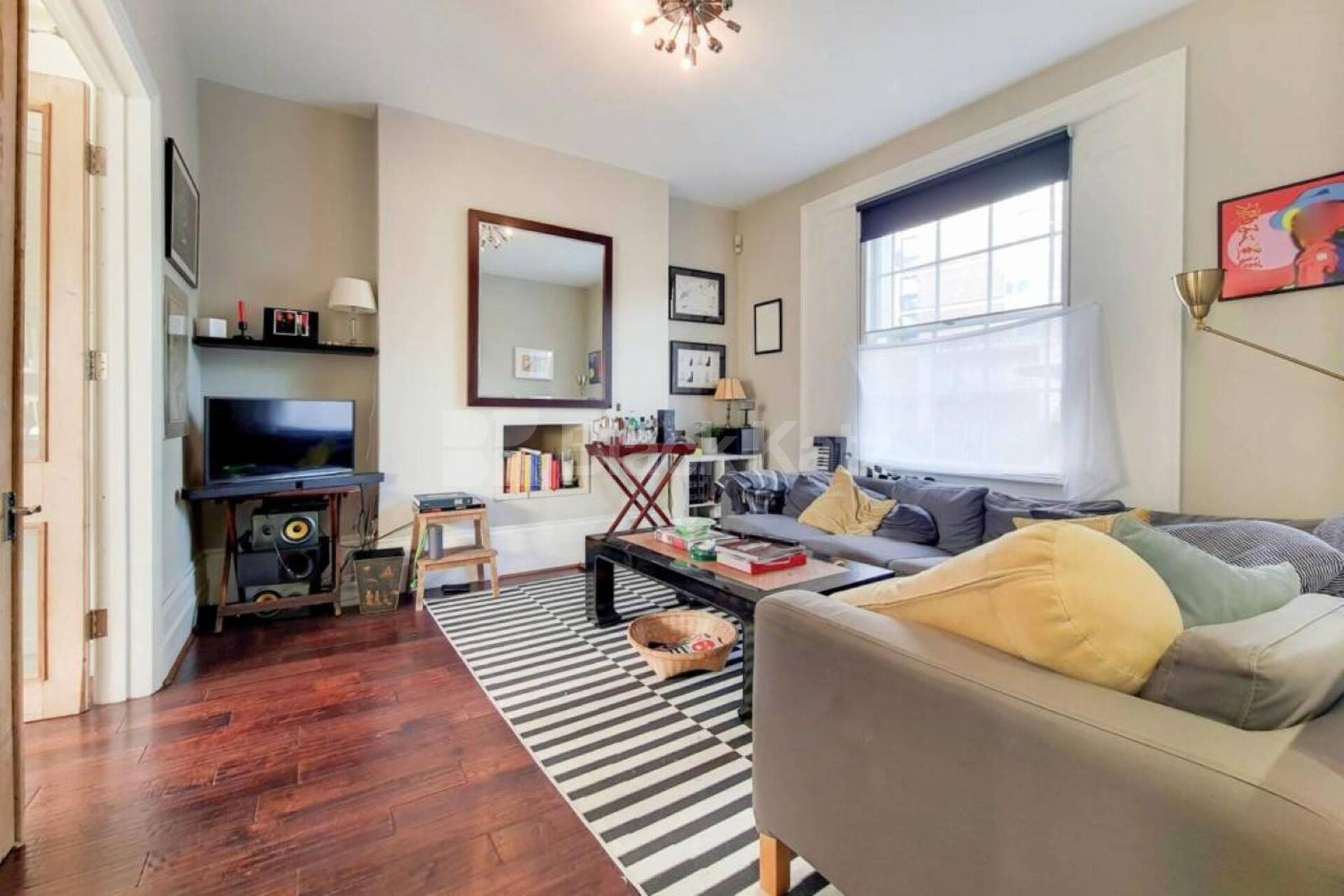 Spacious 3-Bed Flat on Caledonian Road with Modern Bathroom & Open-Plan Lounge Caledonian Road, Islington / Caledonian Road N1