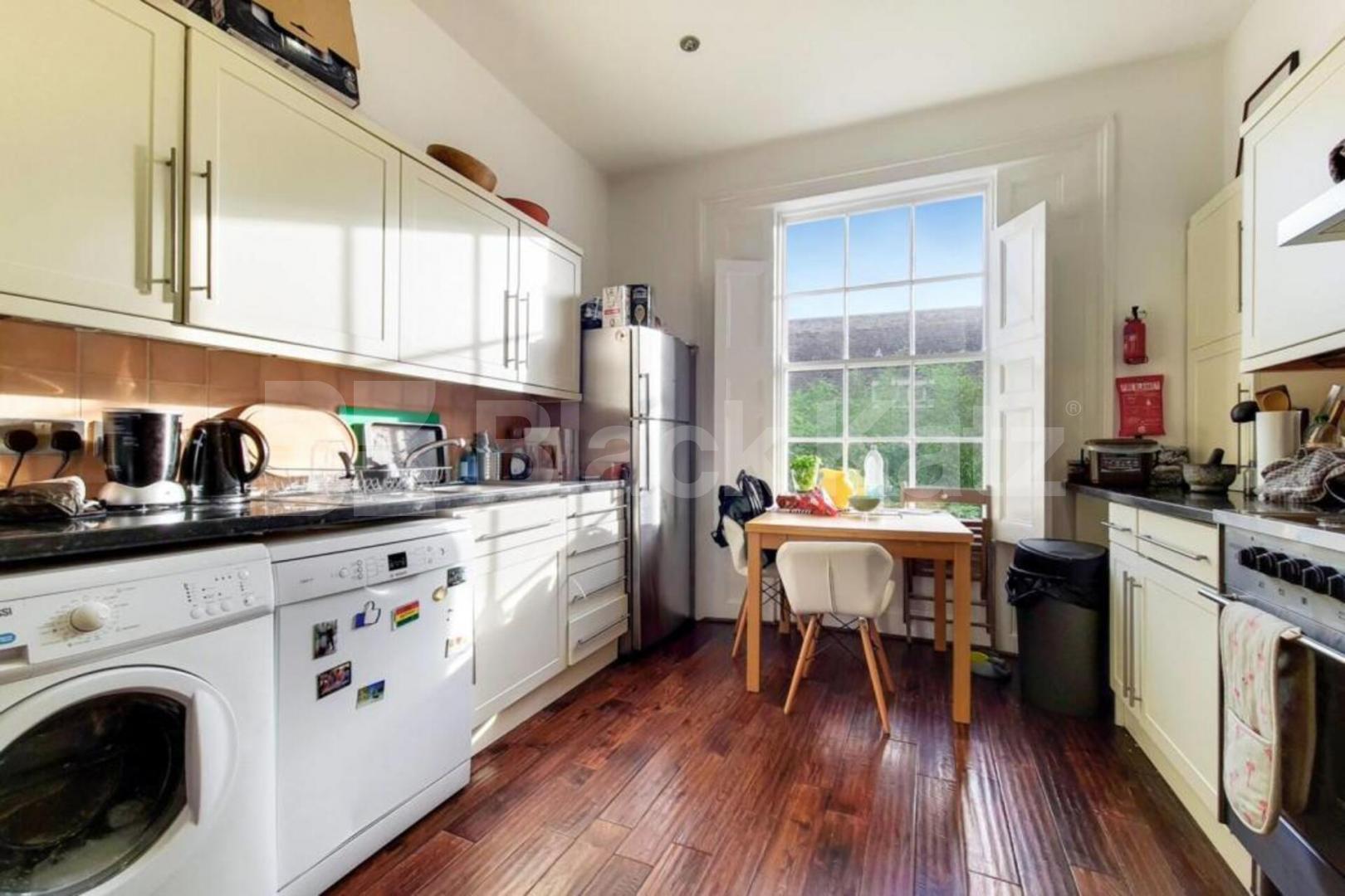 Spacious 3-Bed Flat on Caledonian Road with Modern Bathroom & Open-Plan Lounge Caledonian Road, Islington / Caledonian Road