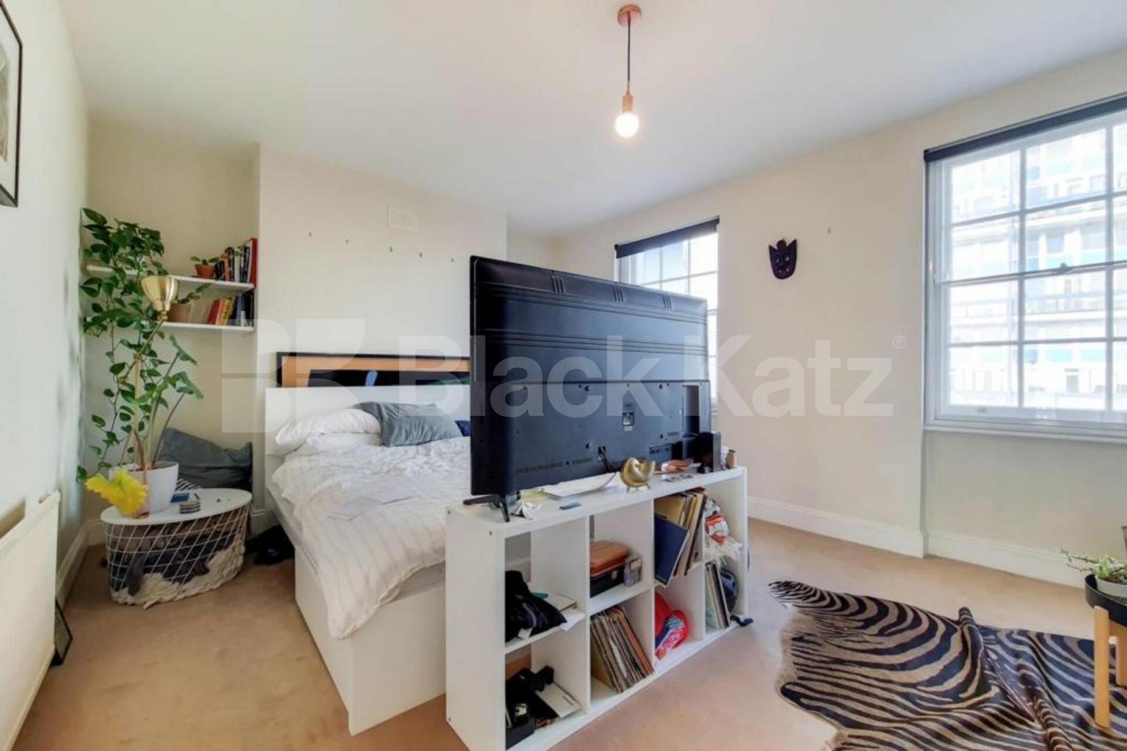 Spacious 3-Bed Flat on Caledonian Road with Modern Bathroom & Open-Plan Lounge Caledonian Road, Islington / Caledonian Road