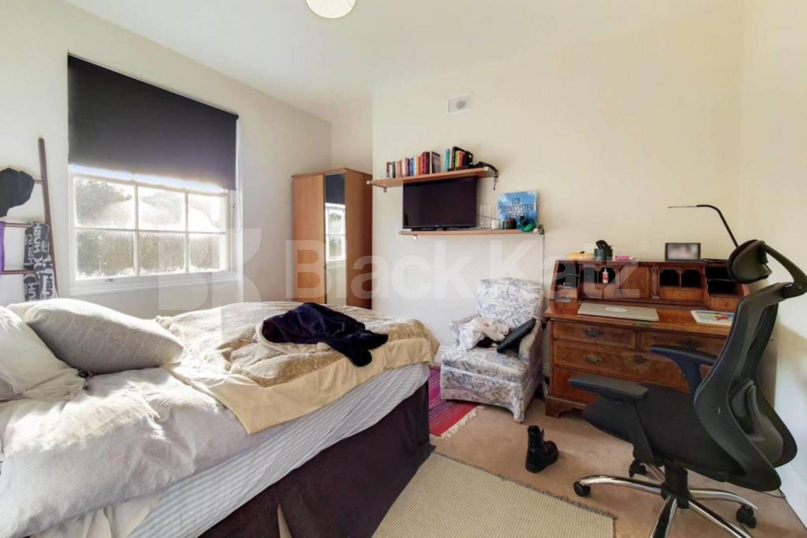 Spacious 3-Bed Flat on Caledonian Road with Modern Bathroom & Open-Plan Lounge Caledonian Road, Islington / Caledonian Road