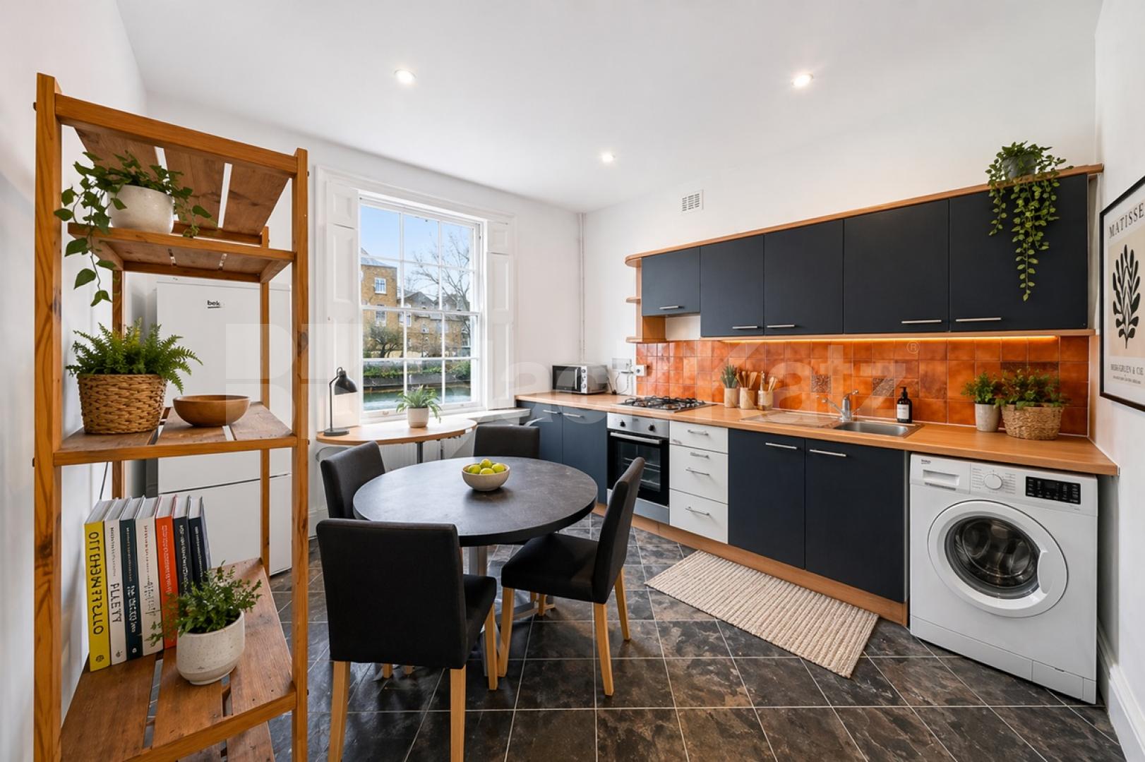 5 bedroom maisonette located walking distance to kings cross zone 1 Caledonian Road, Kings Cross / Angel