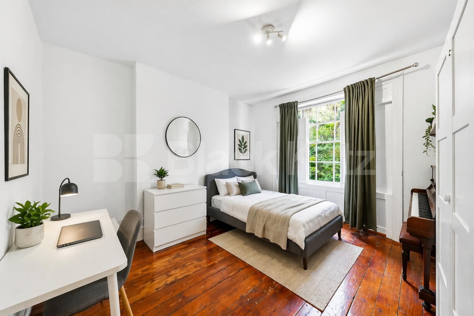 5 bedroom maisonette located walking distance to kings cross zone 1 Caledonian Road, Kings Cross / Angel