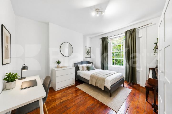 5 bedroom maisonette located walking distance to kings cross zone 1 Caledonian Road, Kings Cross / Angel