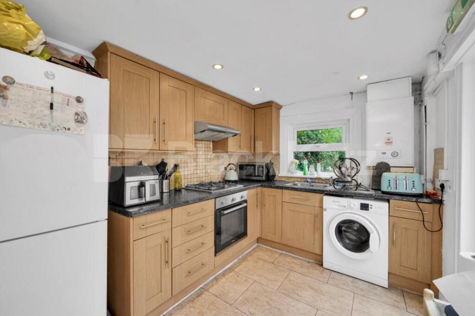 Spacious 6-Bedroom House – Perfect for Students & Professional Sharers  Calverley Grove, Archway