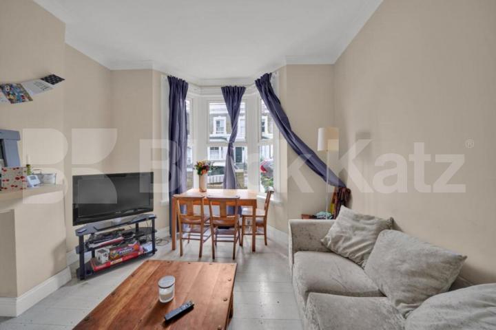 Spacious 6-Bedroom House – Perfect for Students & Professional Sharers  Calverley Grove, Archway