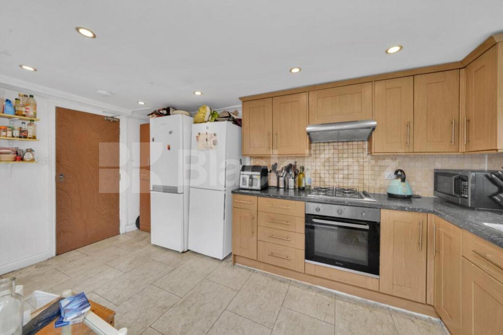 Spacious 6-Bedroom House – Perfect for Students & Professional Sharers  Calverley Grove, Archway