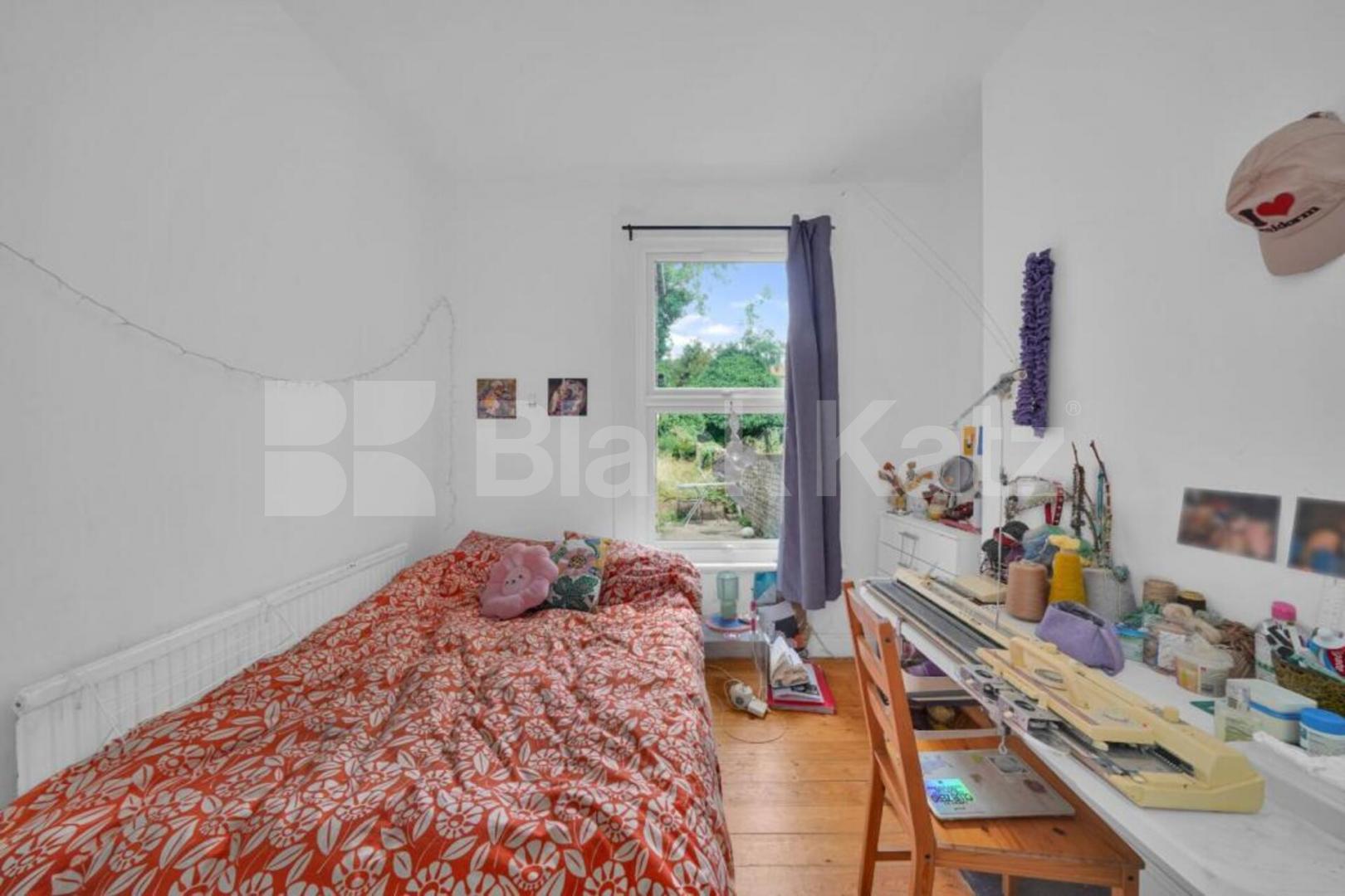 Spacious 6-Bedroom House – Perfect for Students & Professional Sharers  Calverley Grove, Archway