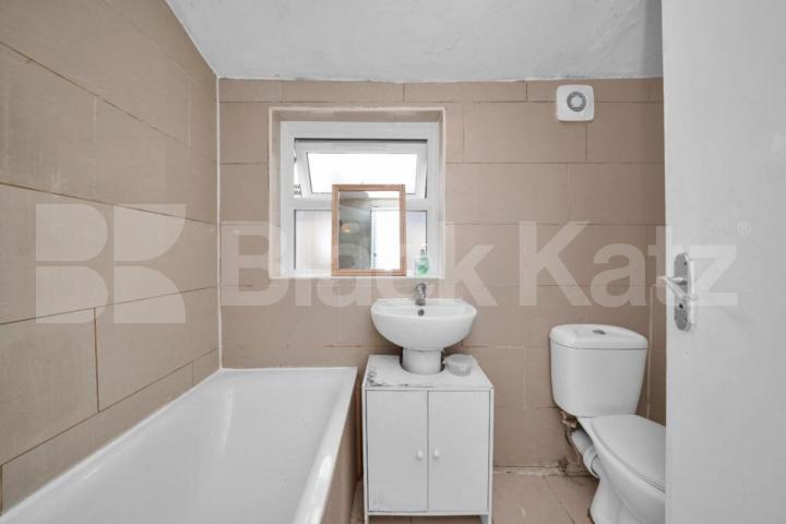 Spacious 6-Bedroom House – Perfect for Students & Professional Sharers  Calverley Grove, Archway