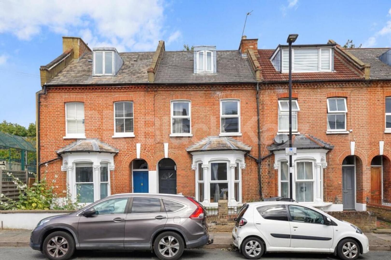 Spacious 6-Bedroom House – Perfect for Students & Professional Sharers  Calverley Grove, Archway