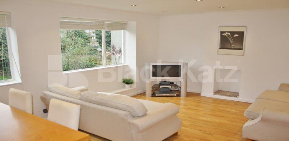 			NEW INSTRUCTION , 3 Bedroom, 1 bath, 1 reception Apartment			 Cambray Road, Balham