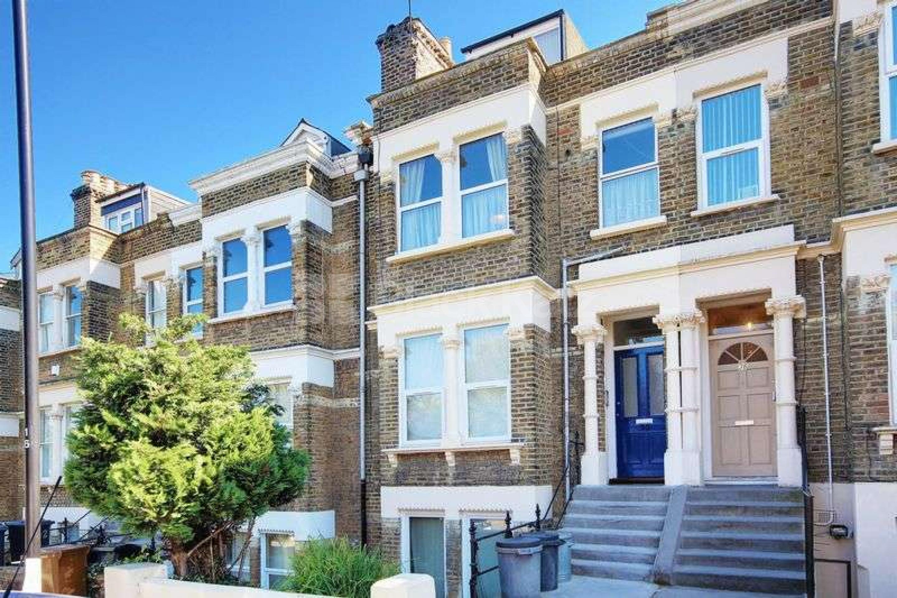			New Instruction, 2 Bedroom, 1 bath, 1 reception Flat			 Castlewood Road, STOKE NEWINGTON/ STAMFORD HILL N16
