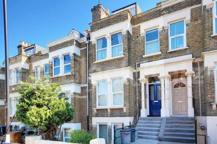 			New Instruction, 2 Bedroom, 1 bath, 1 reception Flat			 Castlewood Road, STOKE NEWINGTON/ STAMFORD HILL