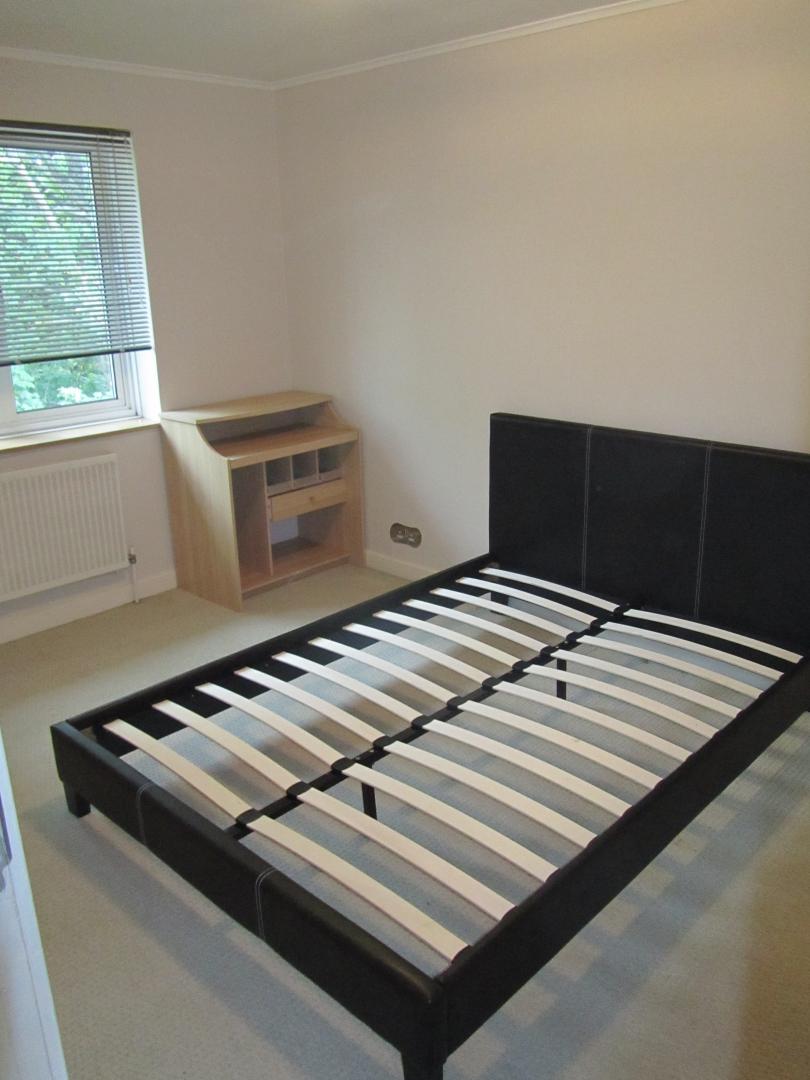 			MUST BE SEEN, 2 Bedroom, 1 bath, 1 reception Flat			 Cavendish Close, KILBURN