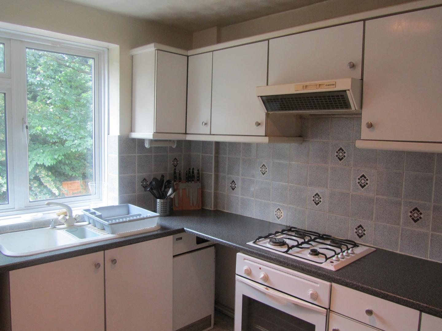 			MUST BE SEEN, 2 Bedroom, 1 bath, 1 reception Flat			 Cavendish Close, KILBURN