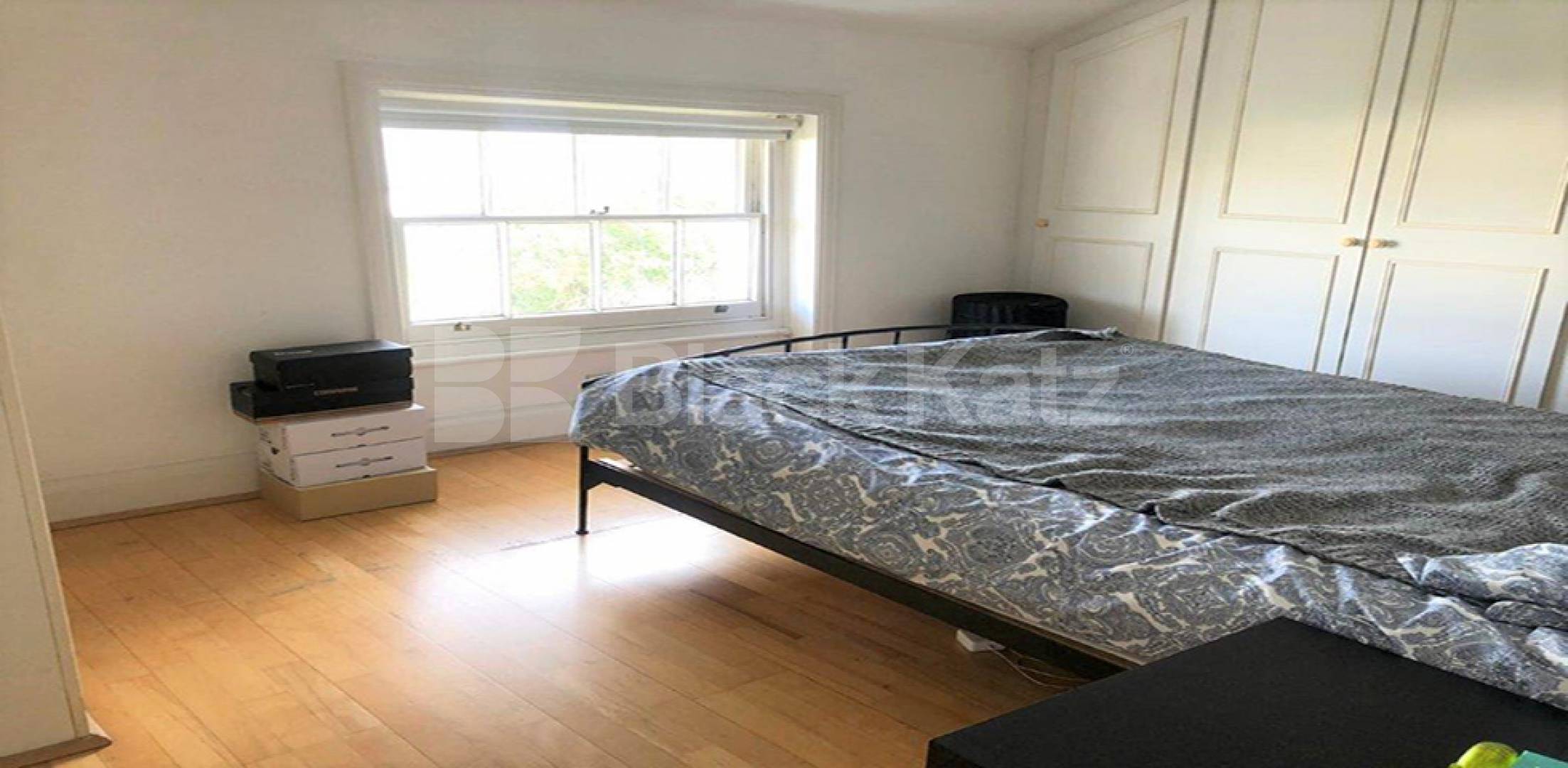 Fantastic two bed in Swiss Cottage mins to tube and shops  College Crescent, Swiss Cottage