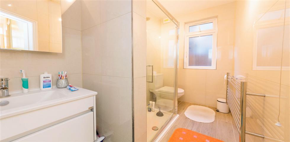 Modern and Central Apartment Fawley Road , West Hampstead