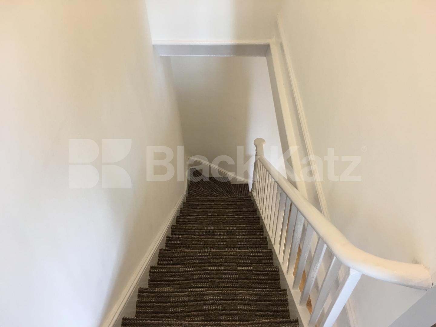 			NEW INSTRUCTION , 2 Bedroom, 1 bath, 1 reception Maisonette			 Commercial Road, Whitechapel