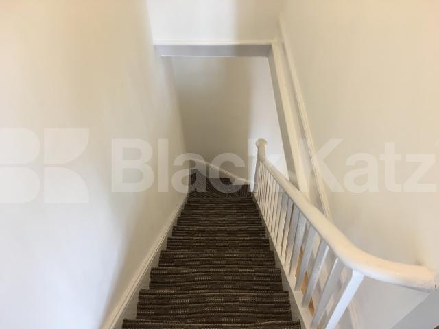 			NEW INSTRUCTION , 2 Bedroom, 1 bath, 1 reception Maisonette			 Commercial Road, Whitechapel