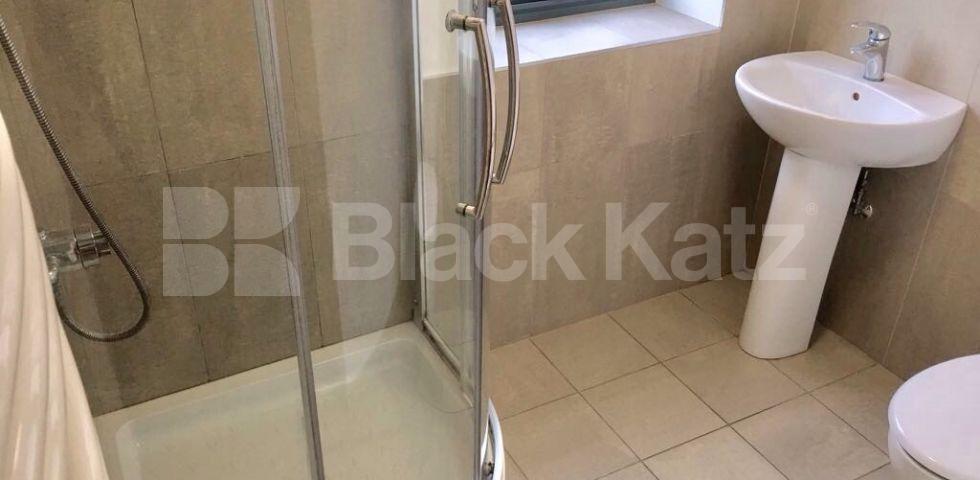 			NEW INSTRUCTION , 2 Bedroom, 1 bath, 1 reception Apartment			 Brixton Road, Oval