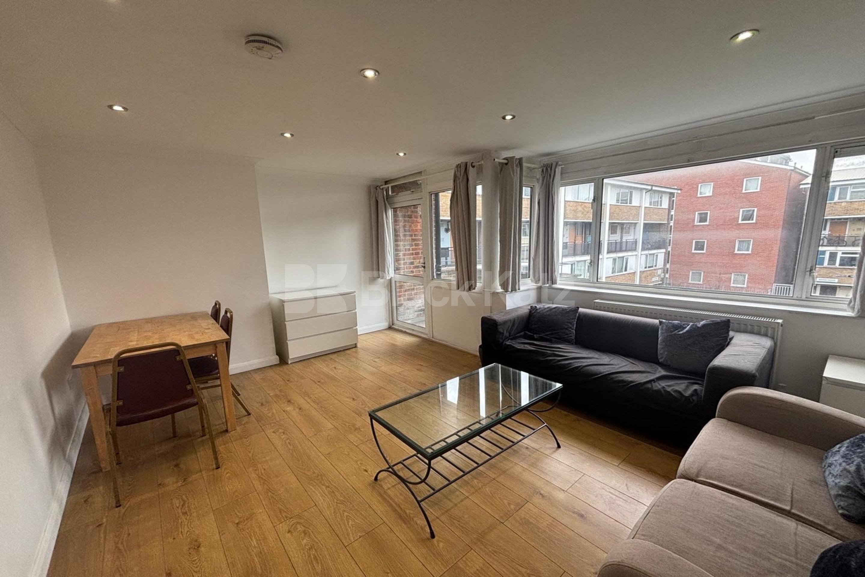 Duplex apartment with balcony offering 828 Sq.Ft.of living & entertaining space Coopers Road, Bermondsey SE1
