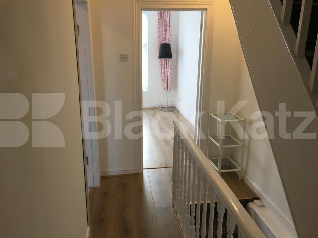 			NEW INSTRUCTION , 2 Bedroom, 1 bath, 1 reception Maisonette			 Commercial Road, Whitechapel