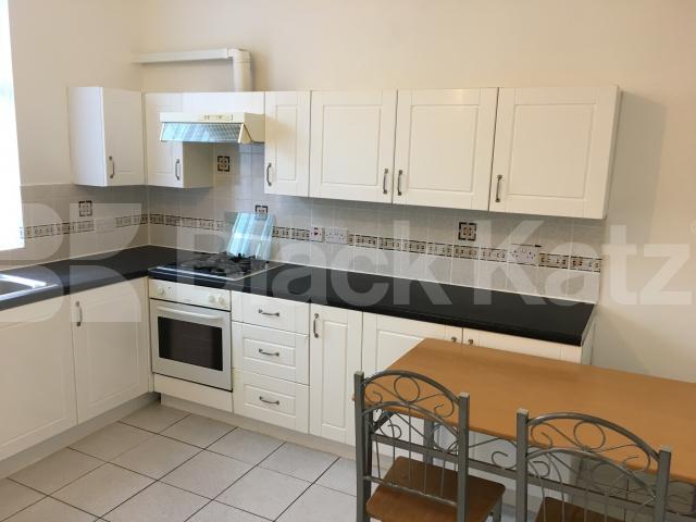 			NEW INSTRUCTION , 2 Bedroom, 1 bath, 1 reception Maisonette			 Commercial Road, Whitechapel