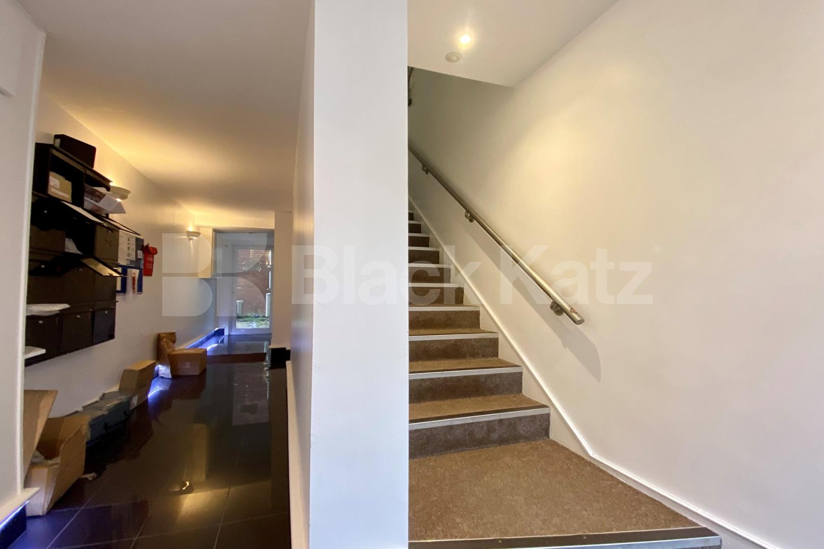 Superbly located & offering 528 Sq. Ft. of living & entertaining space  Newington Causeway, Borough