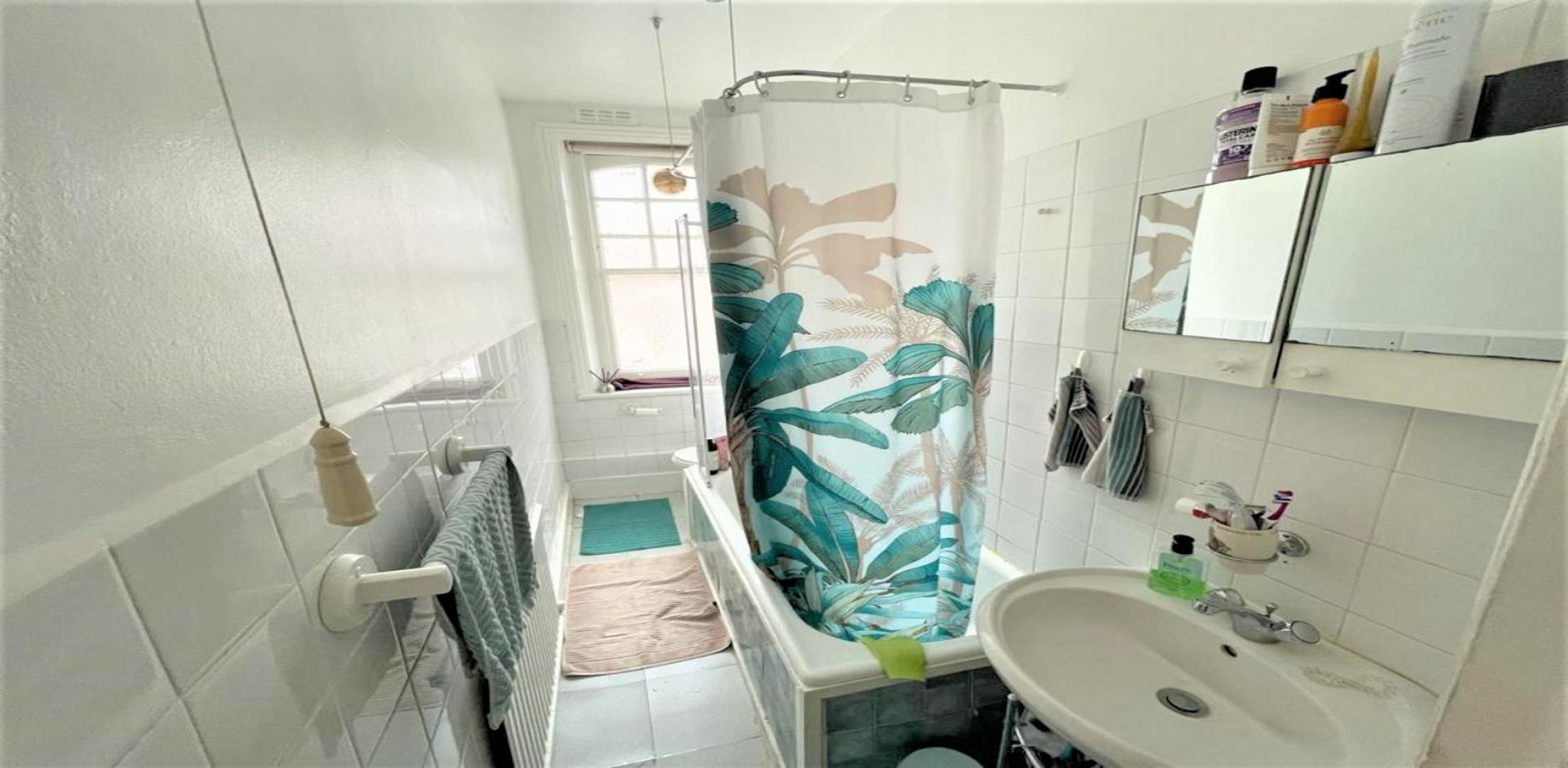 			NEW INSTRUCTION, 2 Bedroom, 1 bath, 1 reception Flat			 Haverstock Hill, BELSIZE PARK